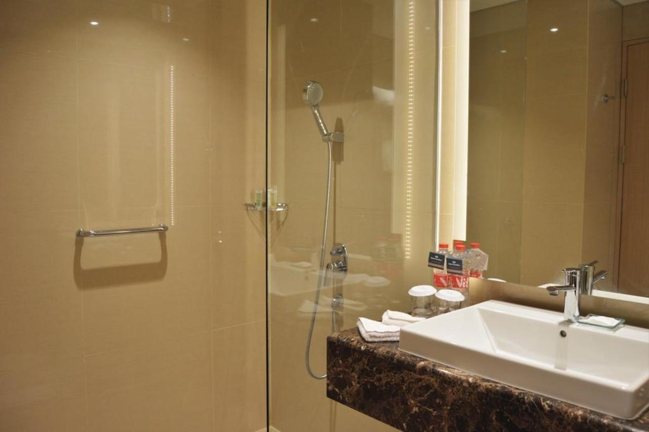 Hotel Santika Gresik Exteriér fotografie