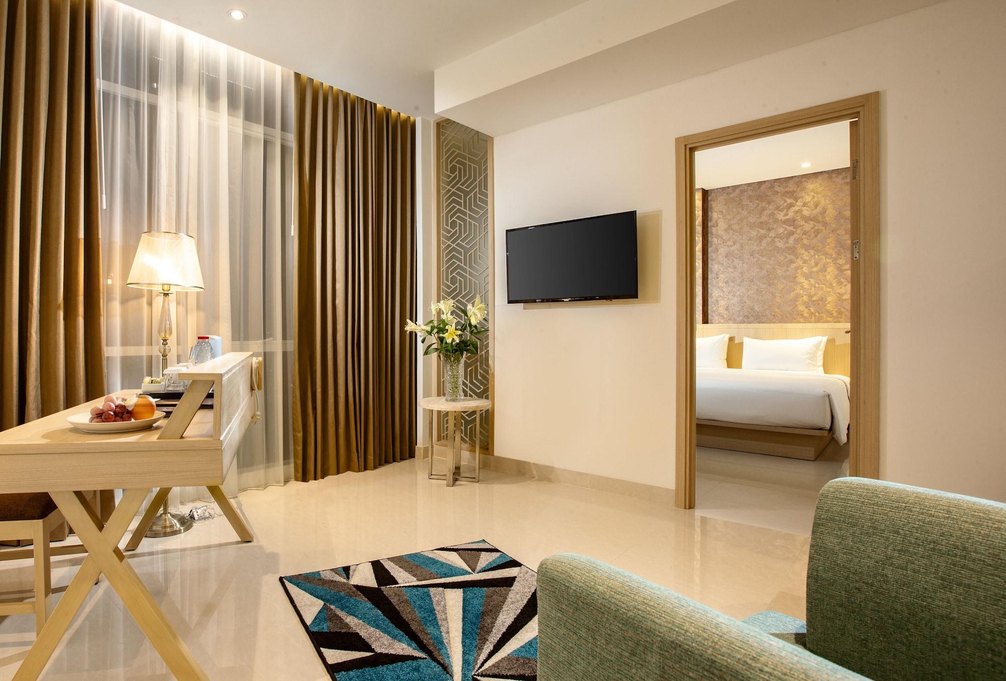 Hotel Santika Gresik Exteriér fotografie