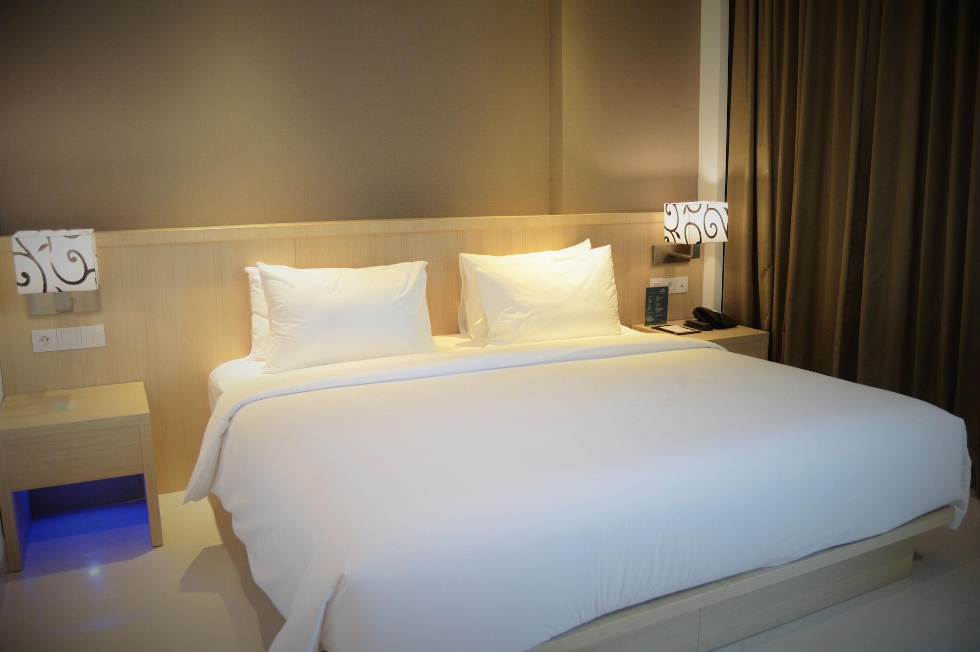 Hotel Santika Gresik Exteriér fotografie