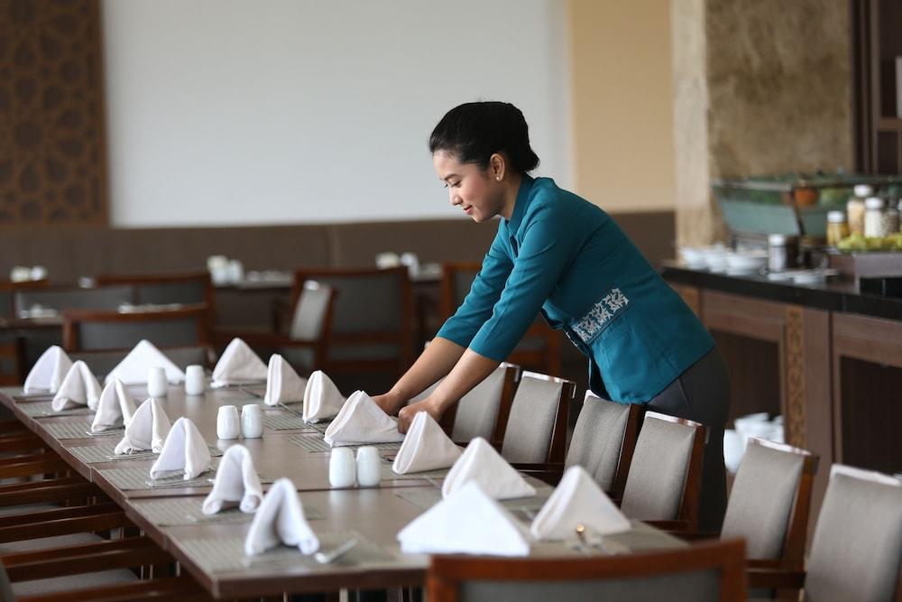 Hotel Santika Gresik Exteriér fotografie