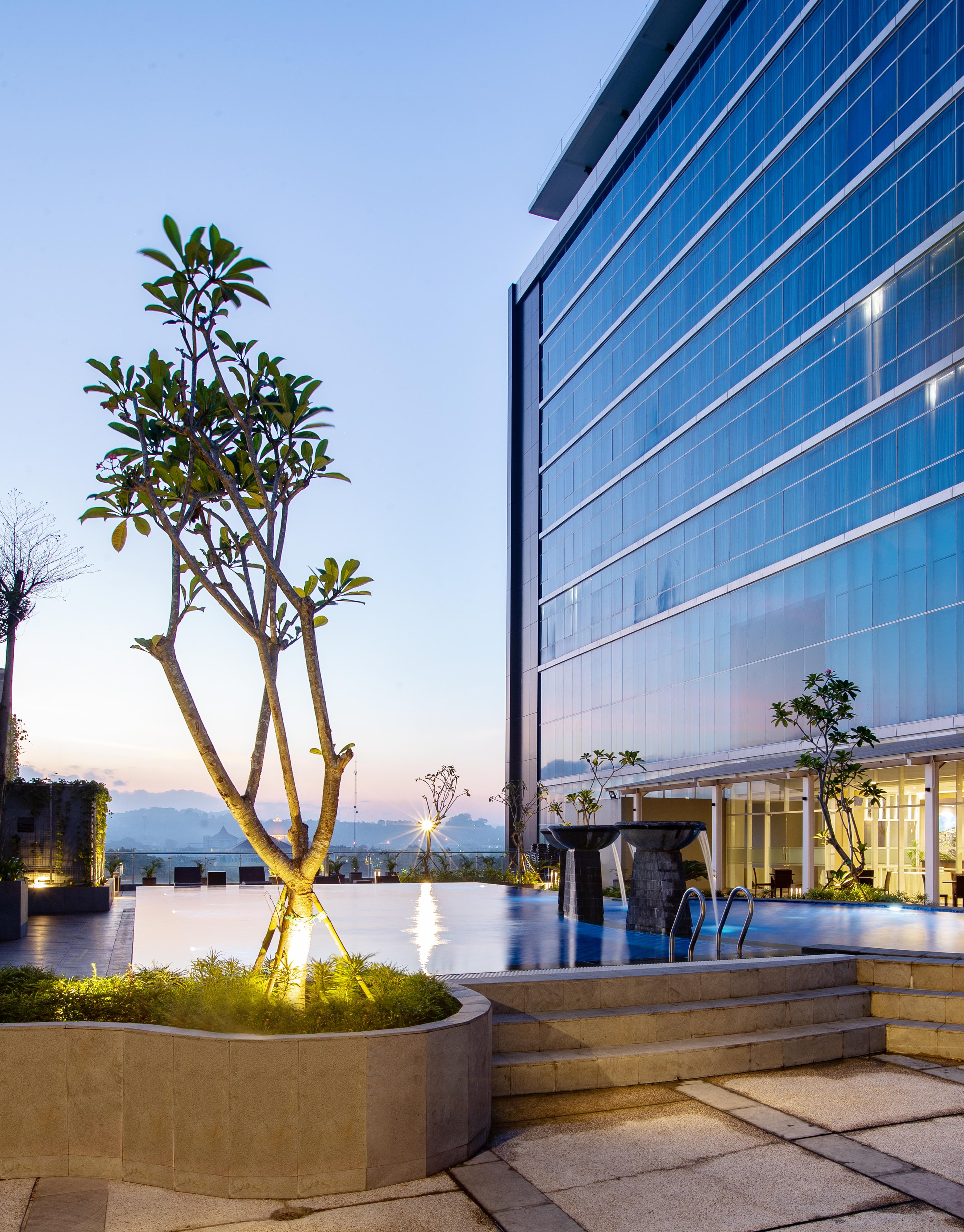 Hotel Santika Gresik Exteriér fotografie