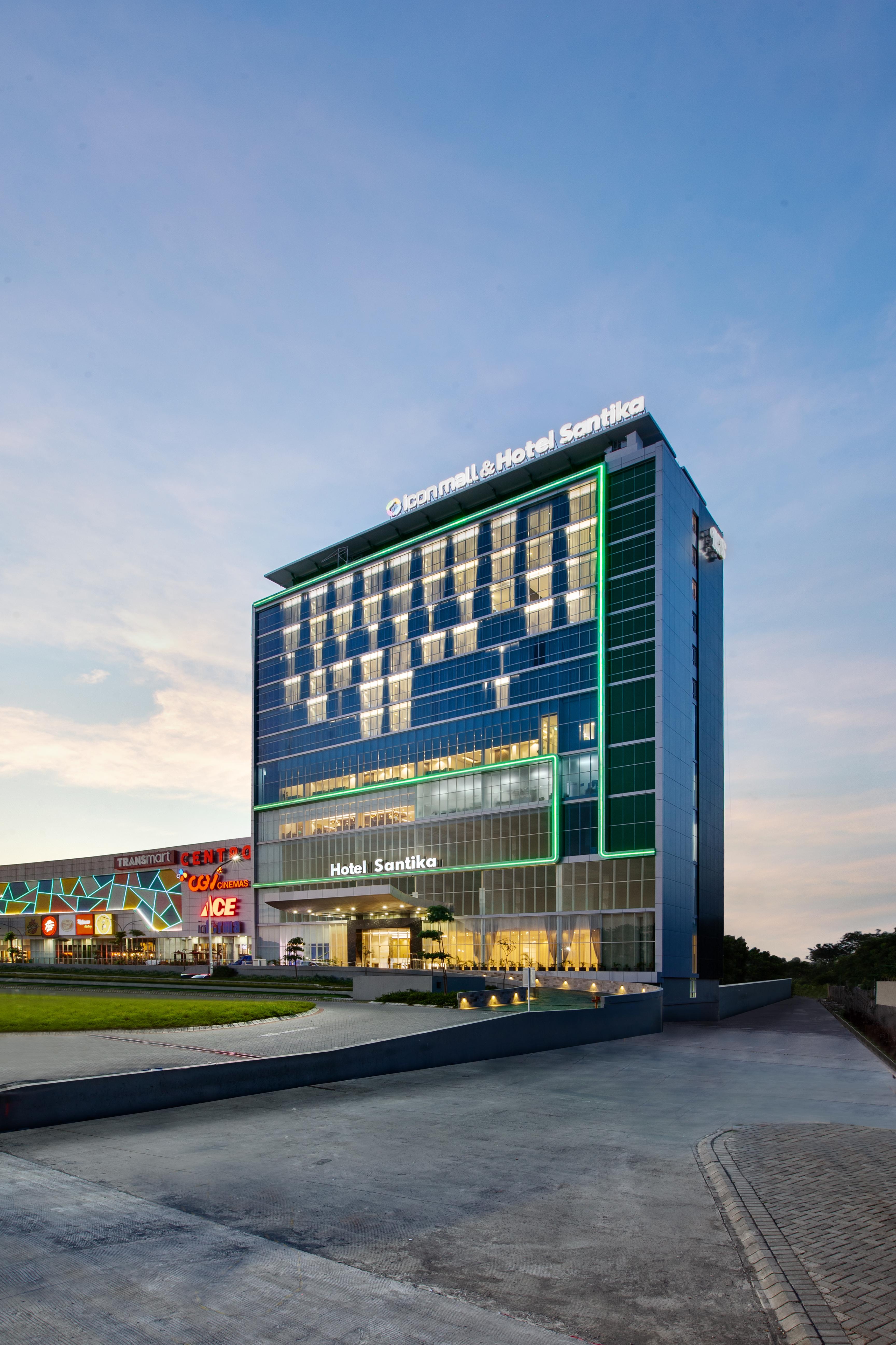 Hotel Santika Gresik Exteriér fotografie