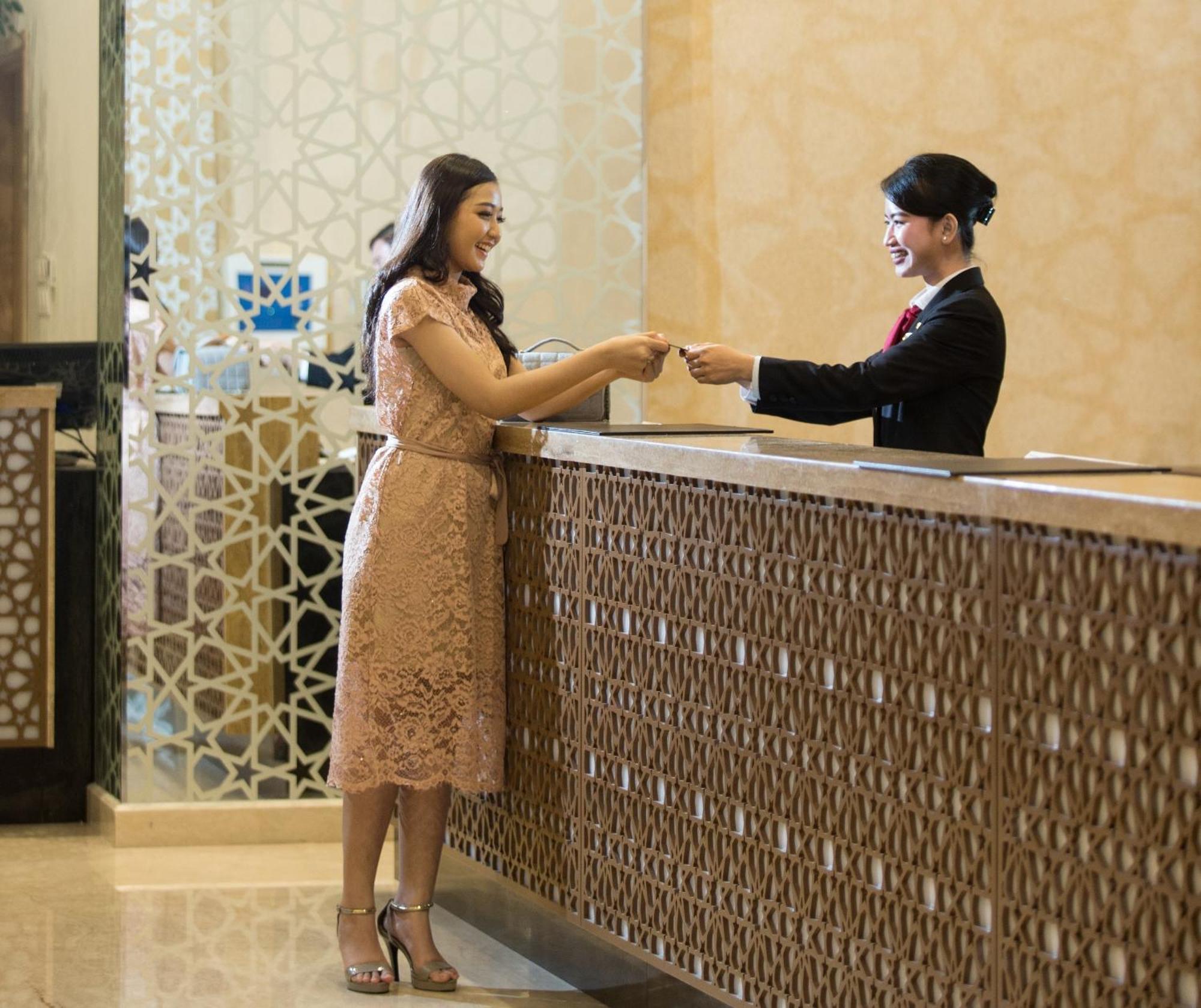 Hotel Santika Gresik Exteriér fotografie