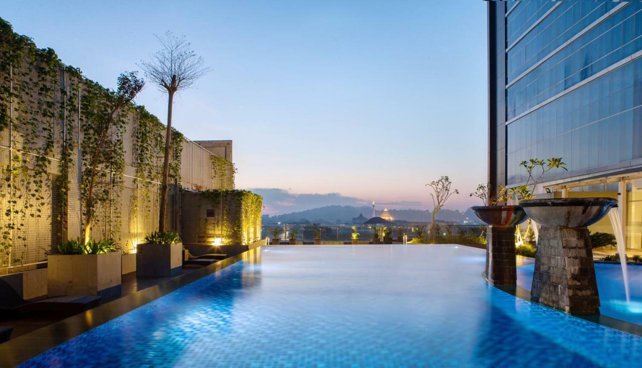 Hotel Santika Gresik Exteriér fotografie