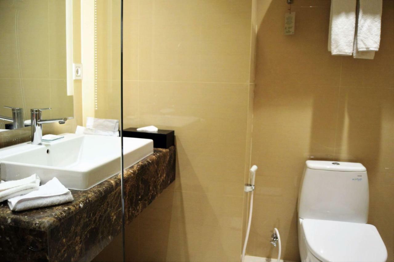 Hotel Santika Gresik Exteriér fotografie