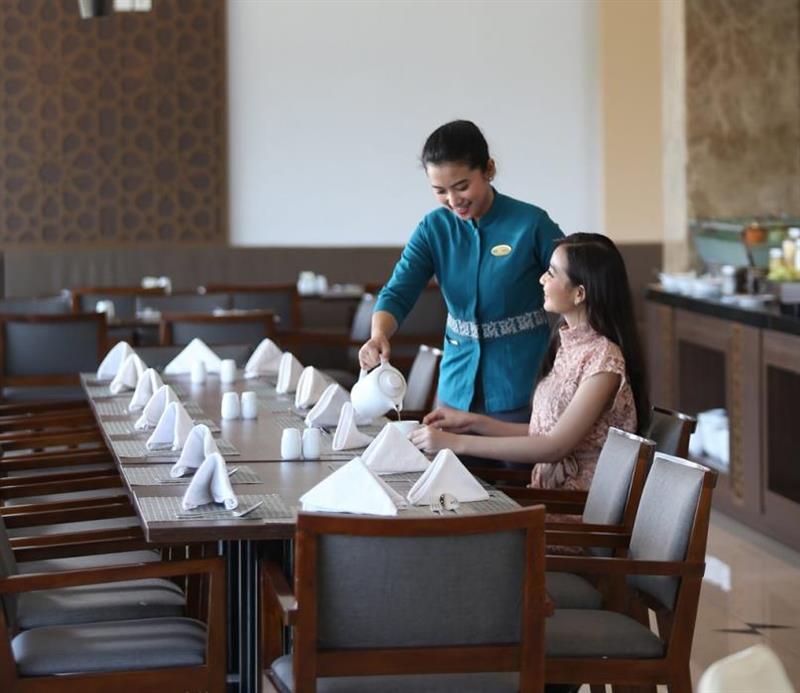 Hotel Santika Gresik Exteriér fotografie